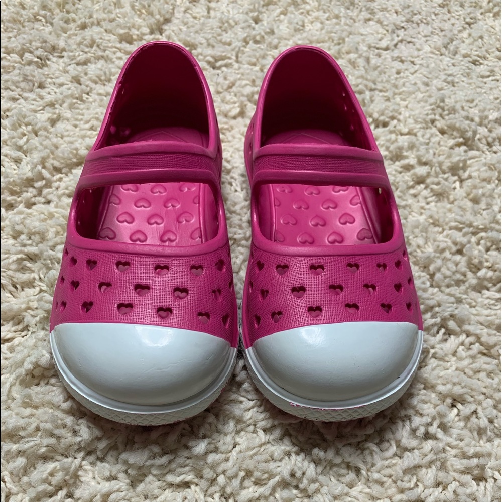 Girls Pink Light Weight Slip On - Size 9/10